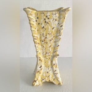 Vintage Savoy China Yellow w/Hand Decorated 24K Gold Vase. #662 Made in USA